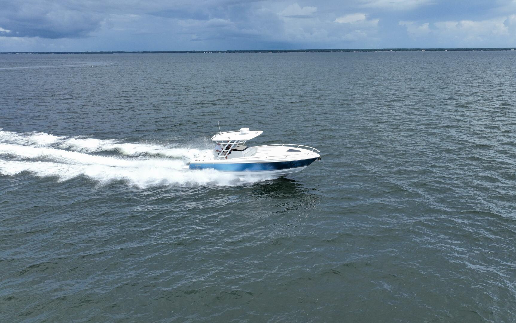 Slide: The Image of 2023 Intrepid 327-I Valor- Profile - 5409777