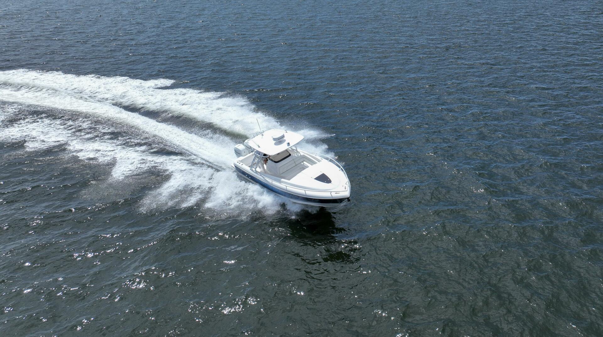 Slide: The Image of 2023 Intrepid 327-I Valor- Profile - 5409782