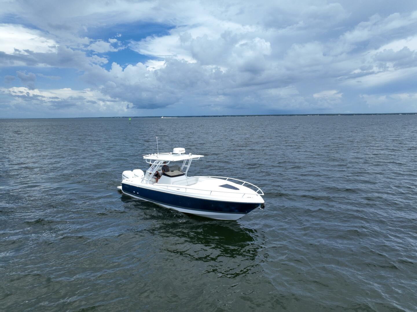 Slide: The Image of 2023 Intrepid 327-I Valor- Profile - 5409791
