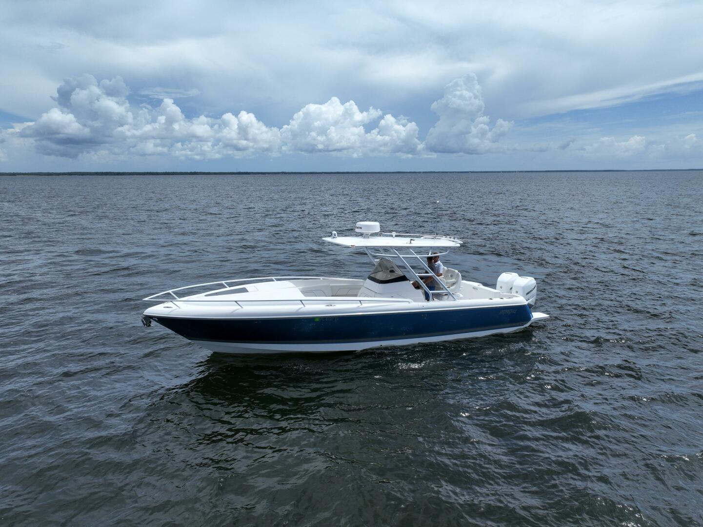 Slide: The Image of 2023 Intrepid 327-I Valor- Profile - 5409795