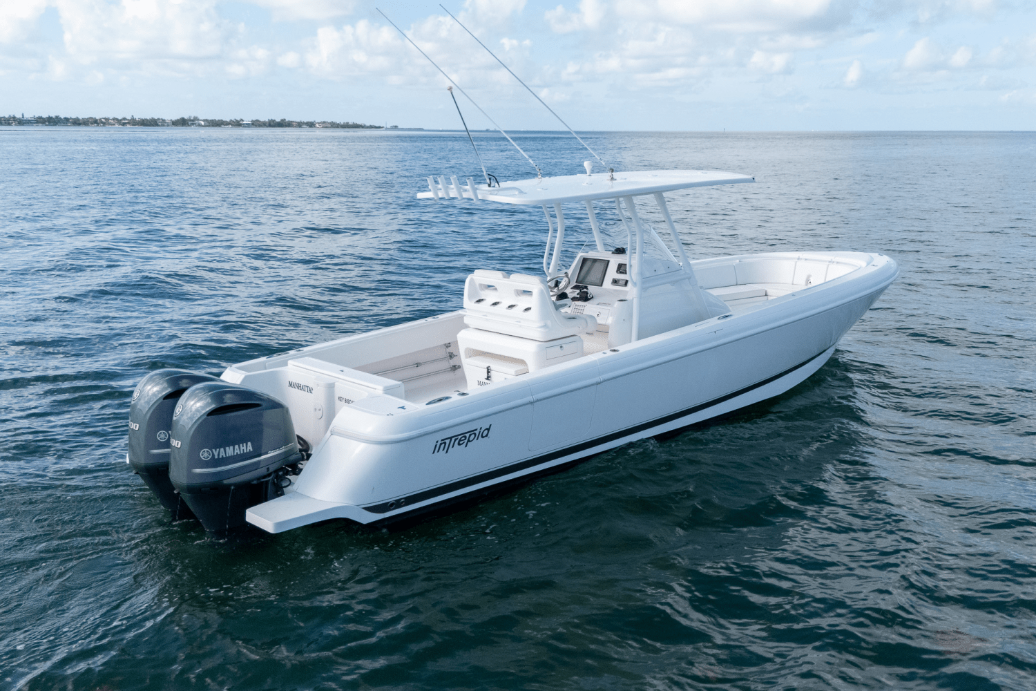 Slide: The Image of Intrepid 327 CC INFUSED 2015 - 0