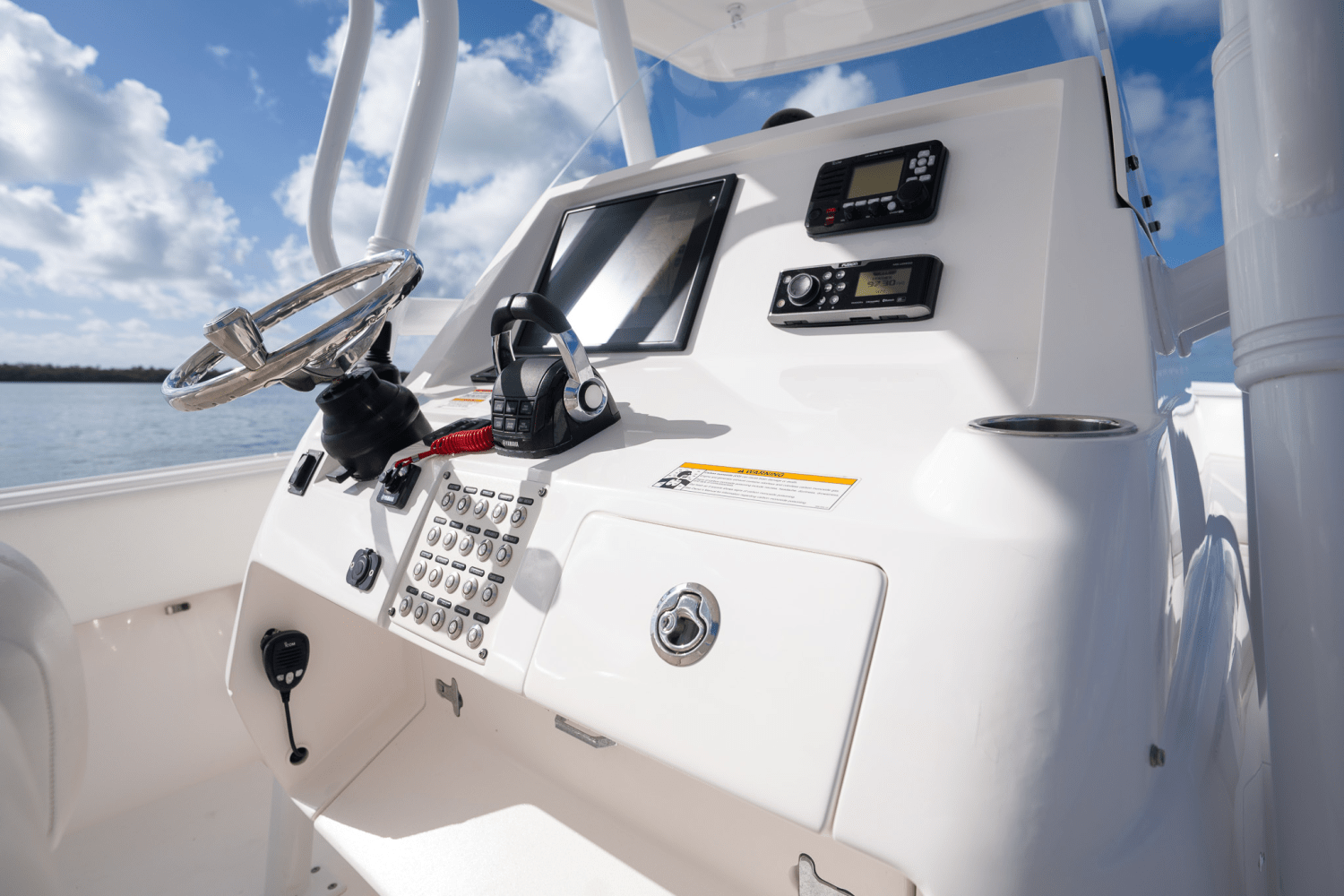 Slide: The Image of Intrepid 327 CC INFUSED 2015 - 18