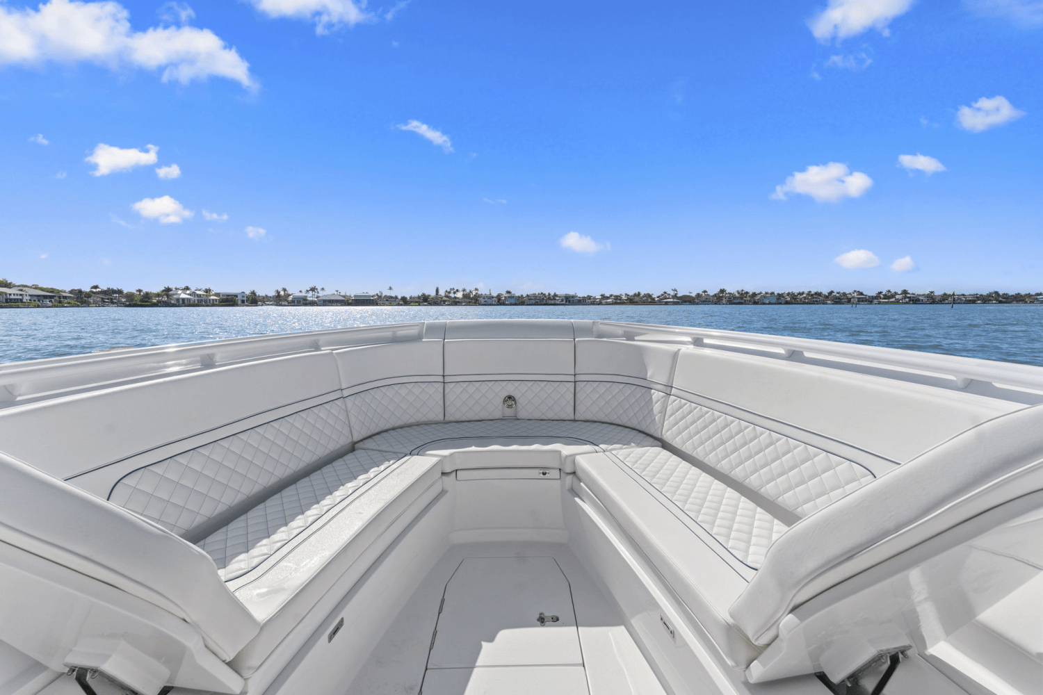 Slide: The Image of Intrepid 345 NOMAD SE 2025 - 18