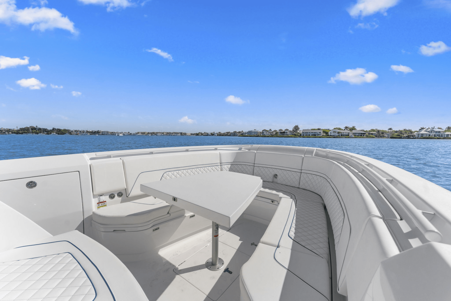 Slide: The Image of Intrepid 345 NOMAD SE 2025 - 20