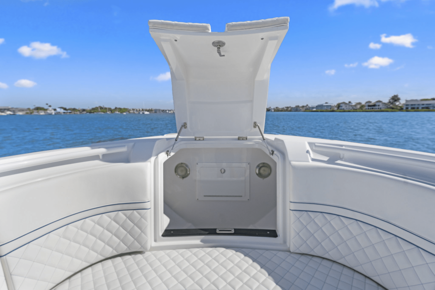 Slide: The Image of Intrepid 345 NOMAD SE 2025 - 21