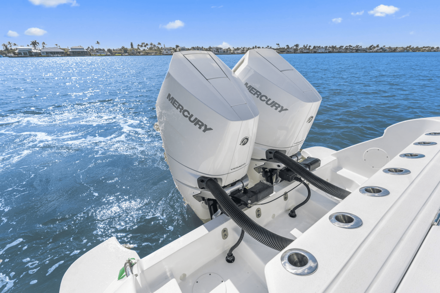 Slide: The Image of Intrepid 345 NOMAD SE 2025 - 26