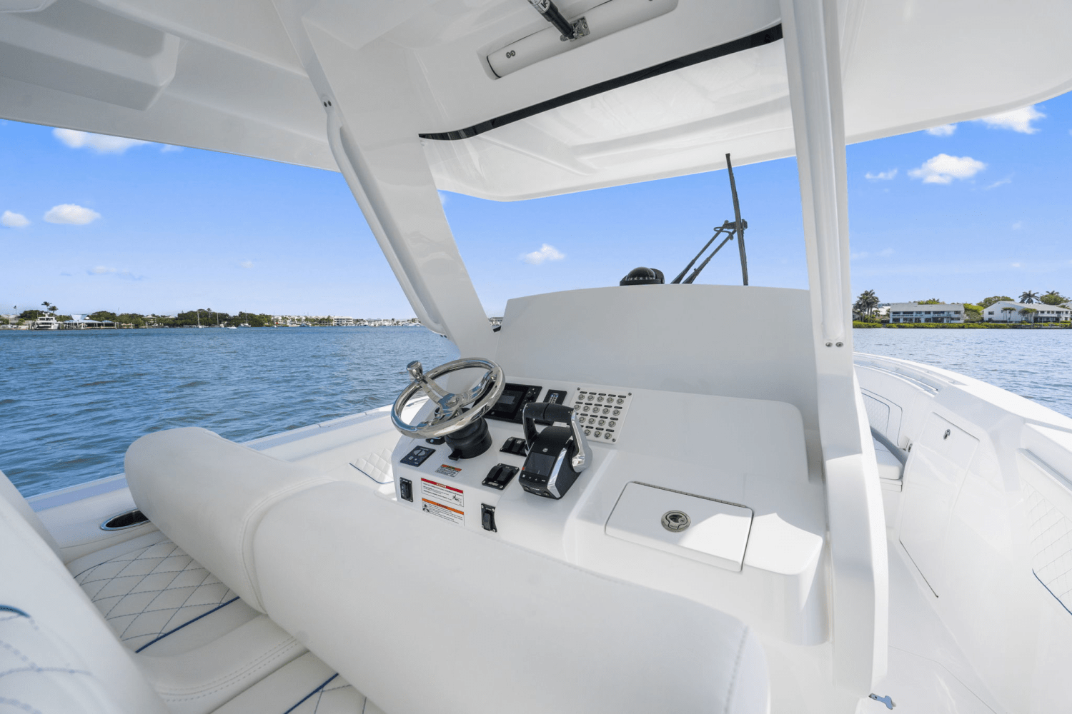 Slide: The Image of Intrepid 345 NOMAD SE 2025 - 33