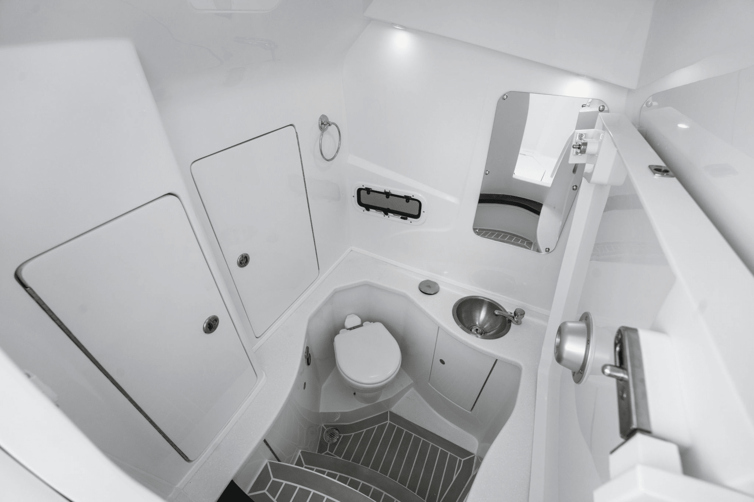 Slide: The Image of Intrepid 345 NOMAD SE 2025 - 36