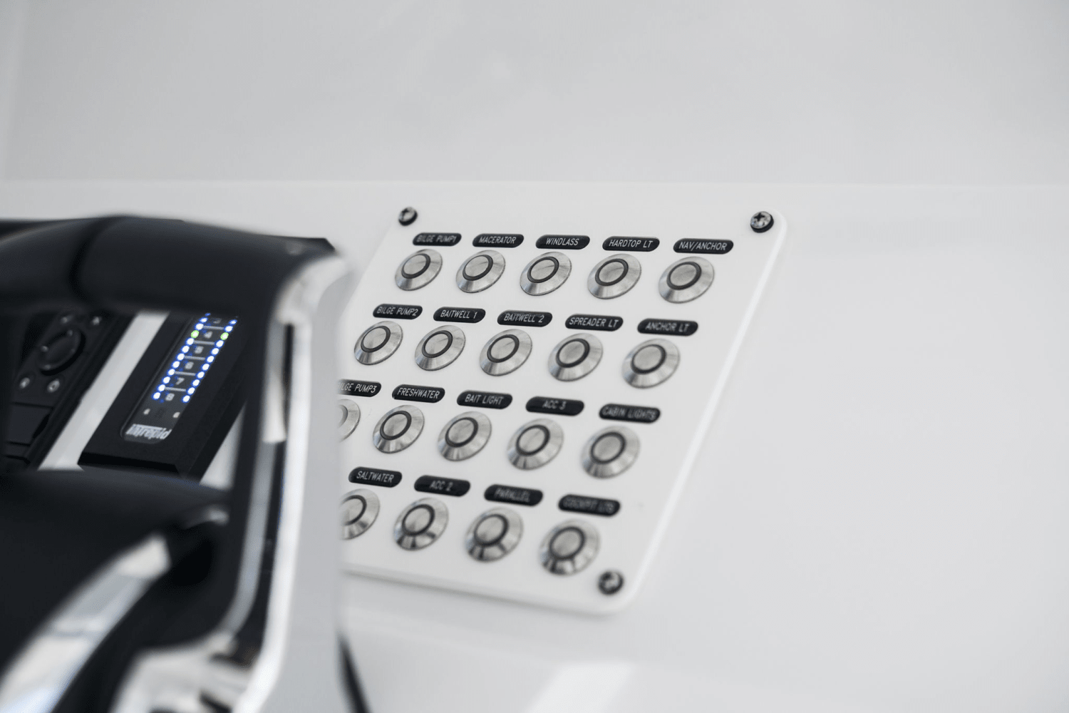 Slide: The Image of Intrepid 345 NOMAD SE 2025 - 37