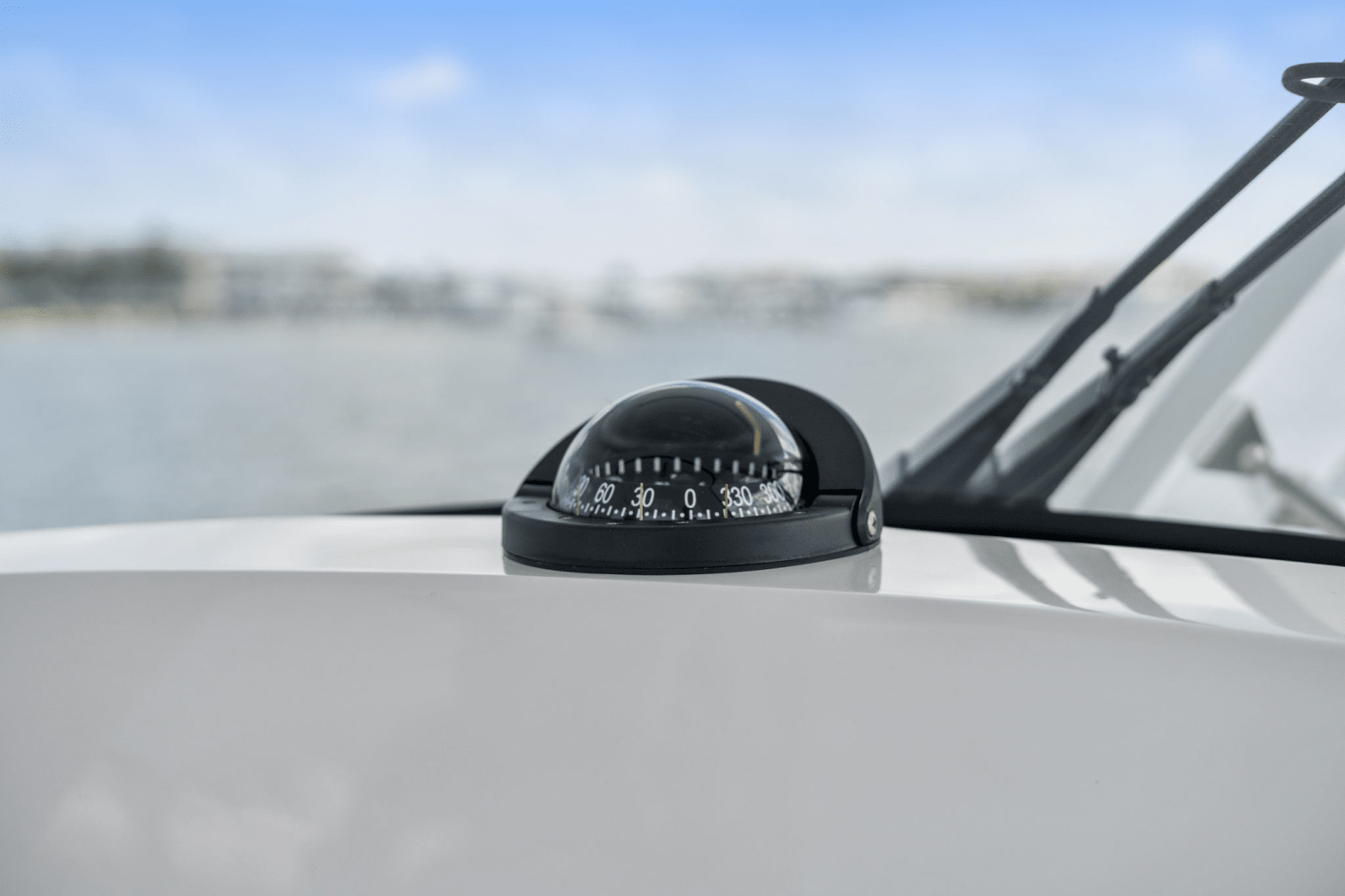 Slide: The Image of Intrepid 345 NOMAD SE 2025 - 41