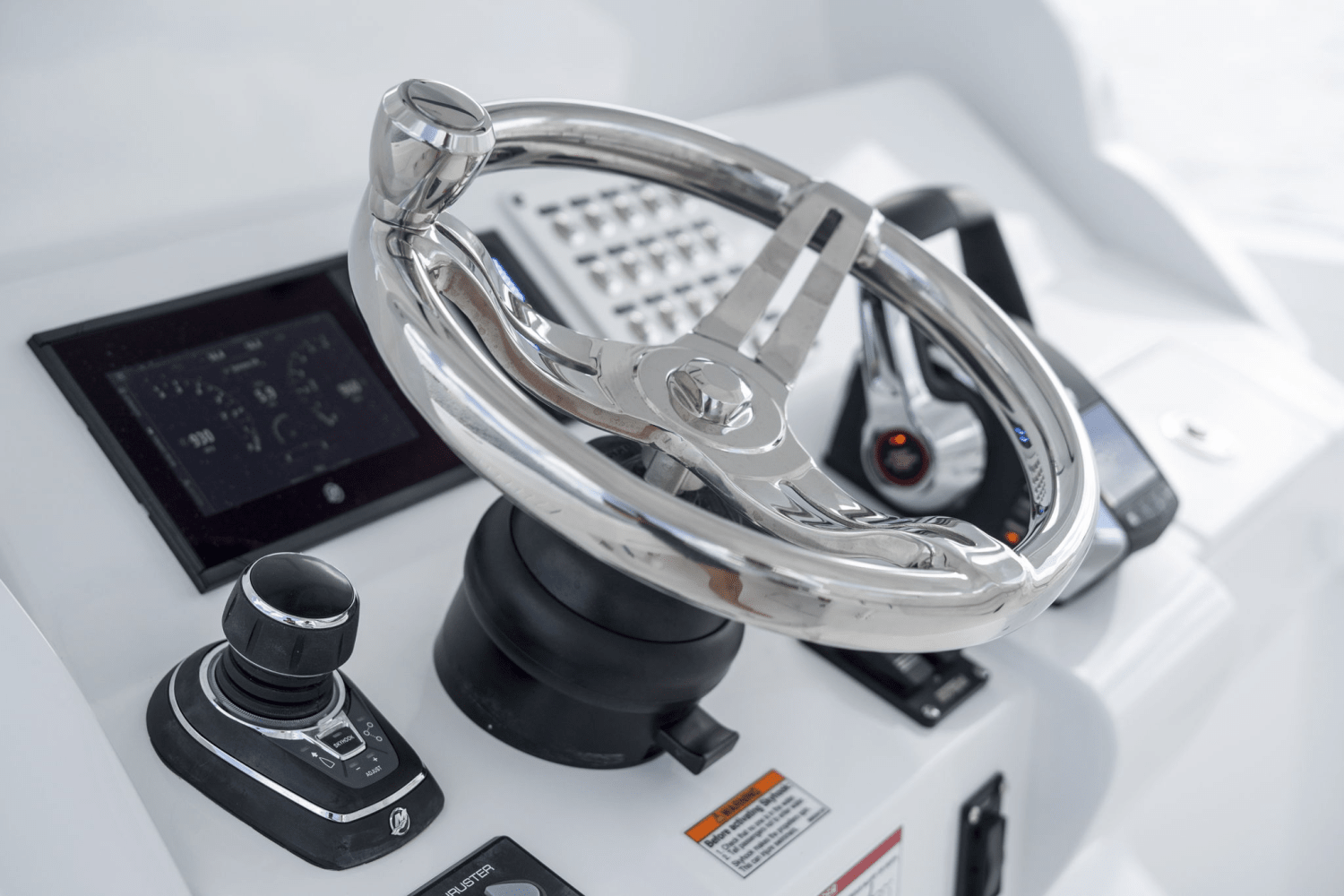 Slide: The Image of Intrepid 345 NOMAD SE 2025 - 42