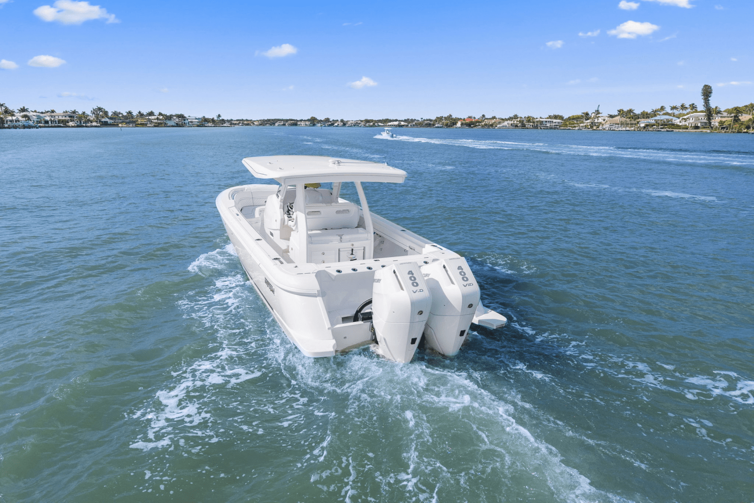 Slide: The Image of Intrepid 345 NOMAD SE 2025 - 8