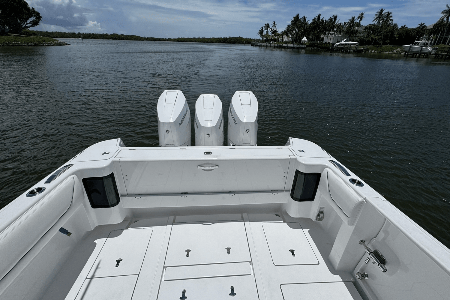Slide: The Image of Intrepid 407 NOMAD FE 2024 - 12