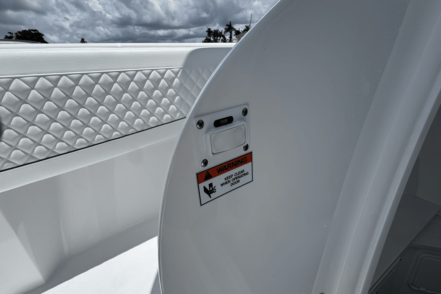 Slide: The Image of Intrepid 407 NOMAD FE 2024 - 26
