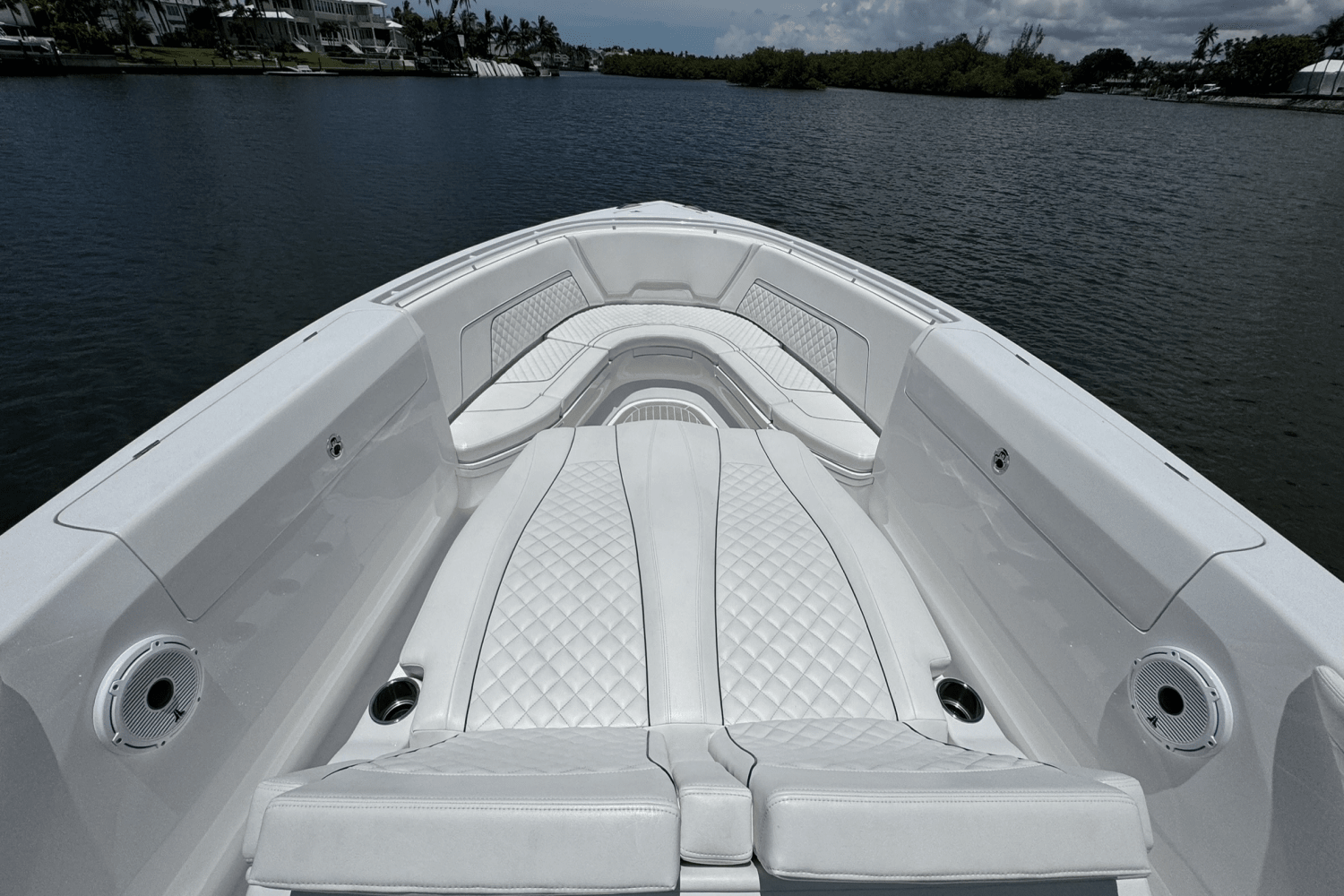 Slide: The Image of Intrepid 407 NOMAD FE 2024 - 31