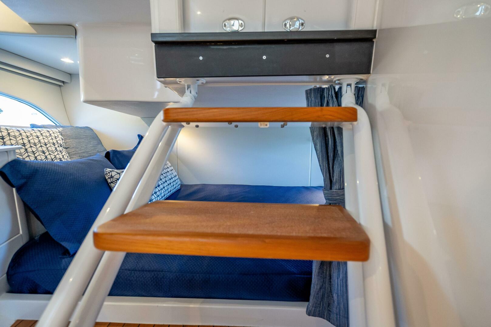 Slide: The Image of Intrepid 41 Valor 2023 - 5135748
