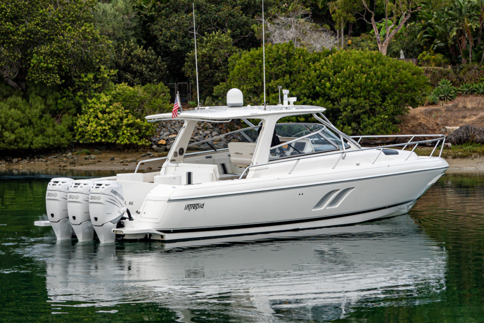 Slide: The Image of Intrepid 430 Sport Yacht 2010 - 5074027