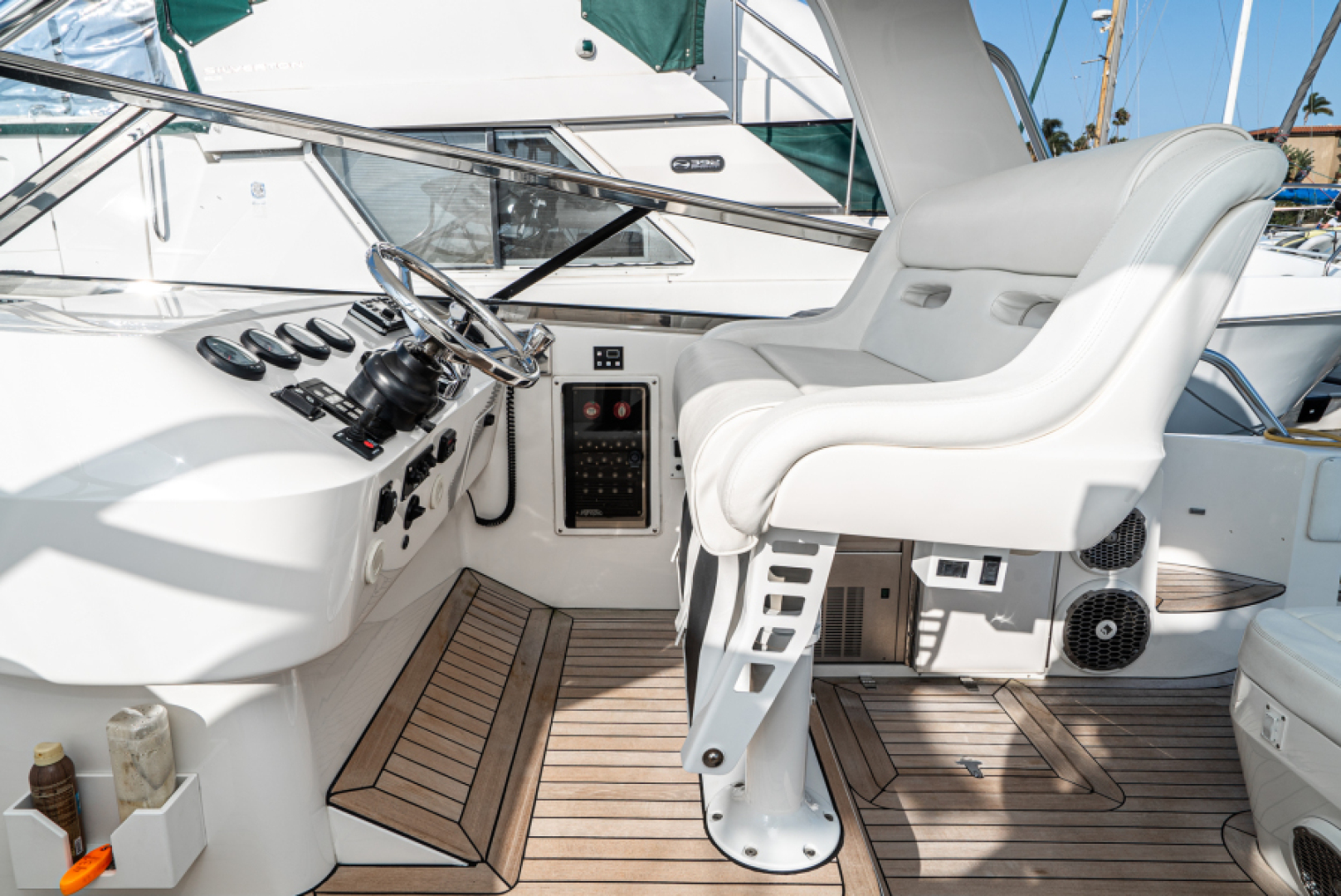 Slide: The Image of Intrepid 430 Sport Yacht 2010 - 5074051