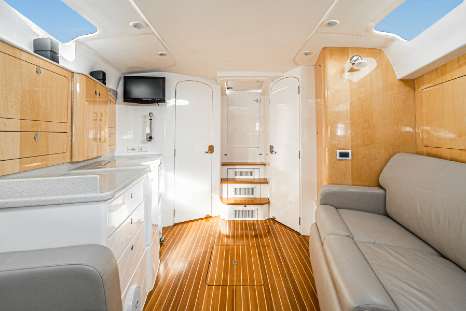 Slide: The Image of Intrepid 430 Sport Yacht 2010 - 5074064