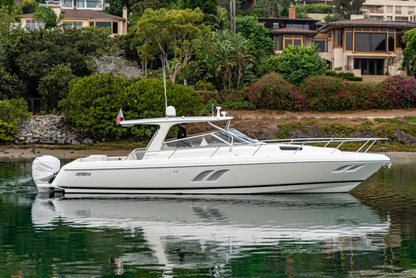 Slide: The Image of Intrepid 430 Sport Yacht 2010 - 5074030