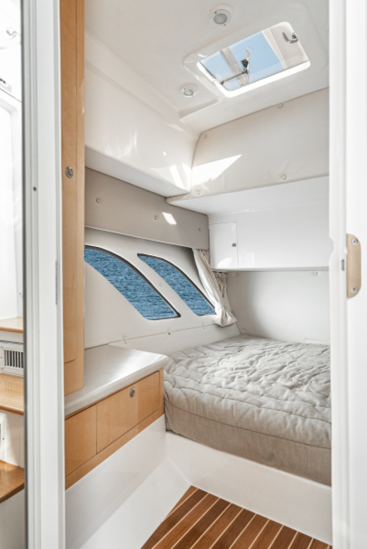 Slide: The Image of Intrepid 430 Sport Yacht 2010 - 5074072