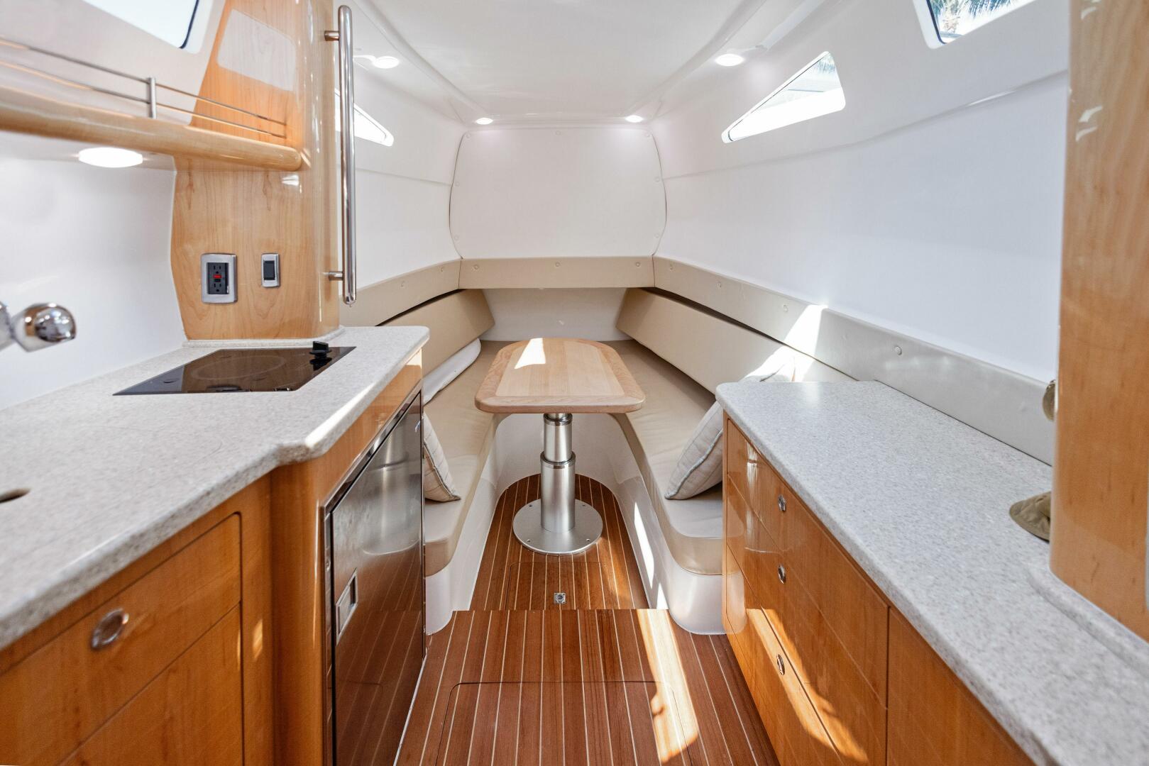 Slide: The Image of 2015 Intrepid 475 Panacea - Galley - 5026118