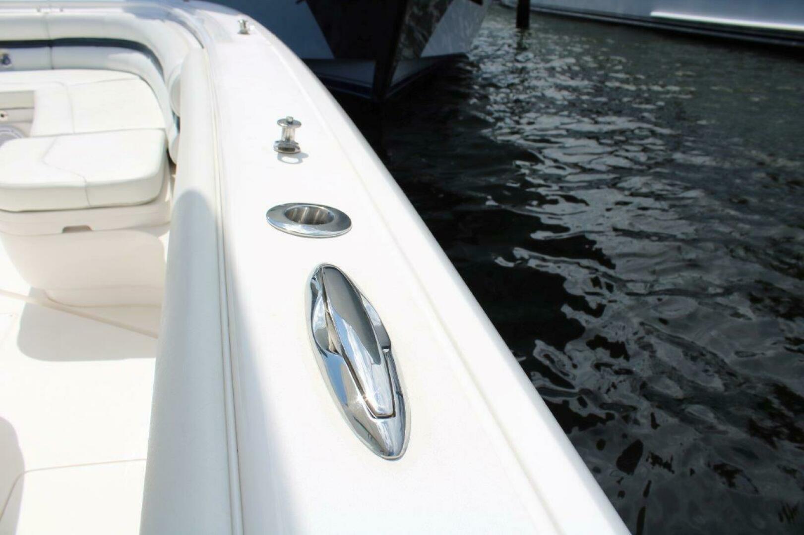 Slide: The Image of Deck Equipment 2014 32 Intrepid Uncorked - 4726786