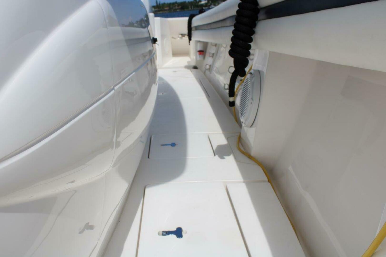 Slide: The Image of Deck Equipment 2014 32 Intrepid Uncorked - 4726789