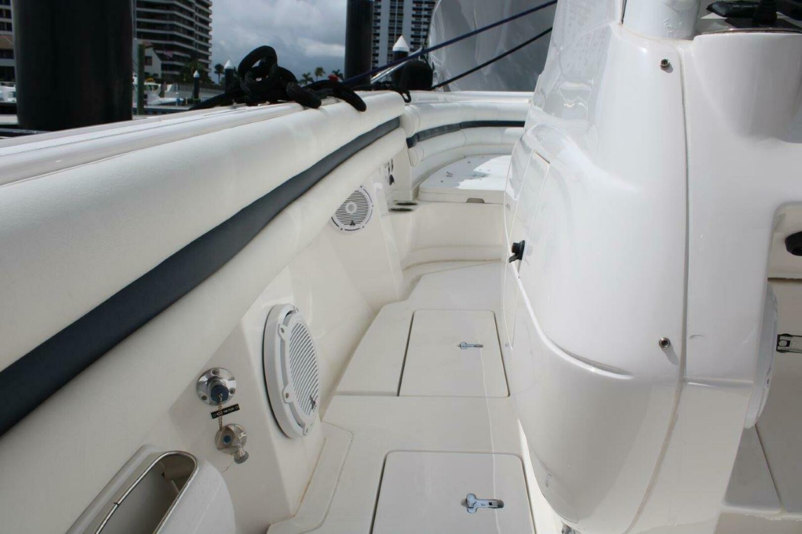 Slide: The Image of Deck Equipment 2014 32 Intrepid Uncorked - 4726792