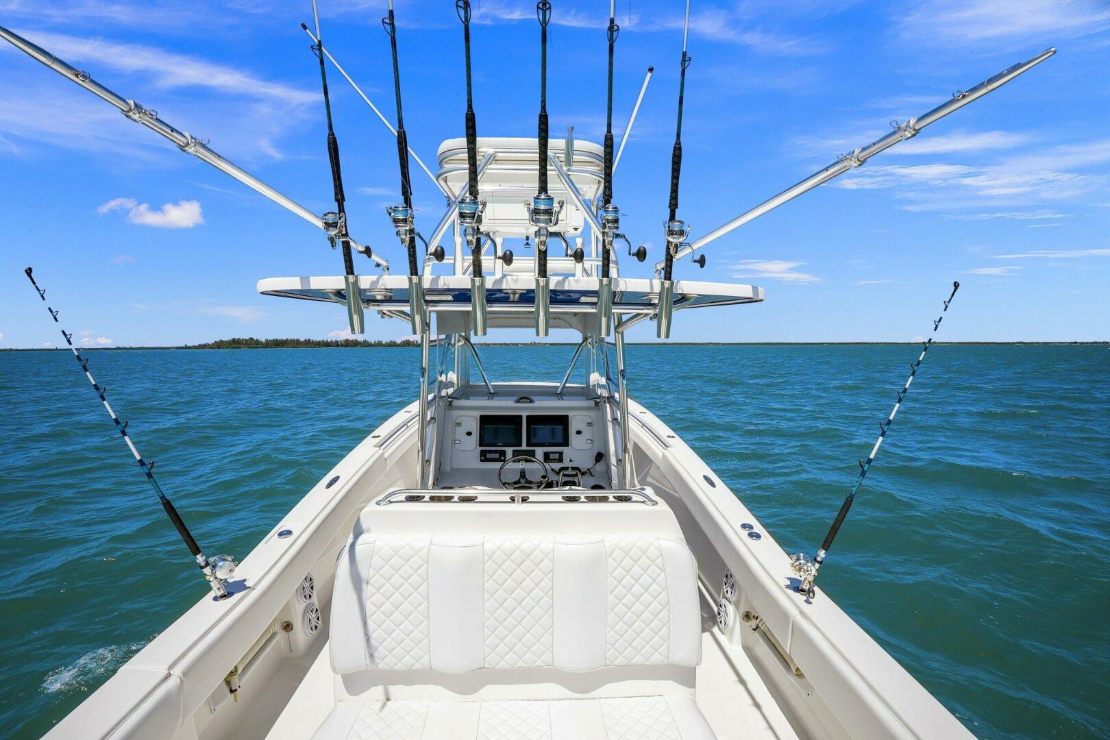 Slide: The Image of 2015 39 Invincible Center Console - Rod Holders - 4389644