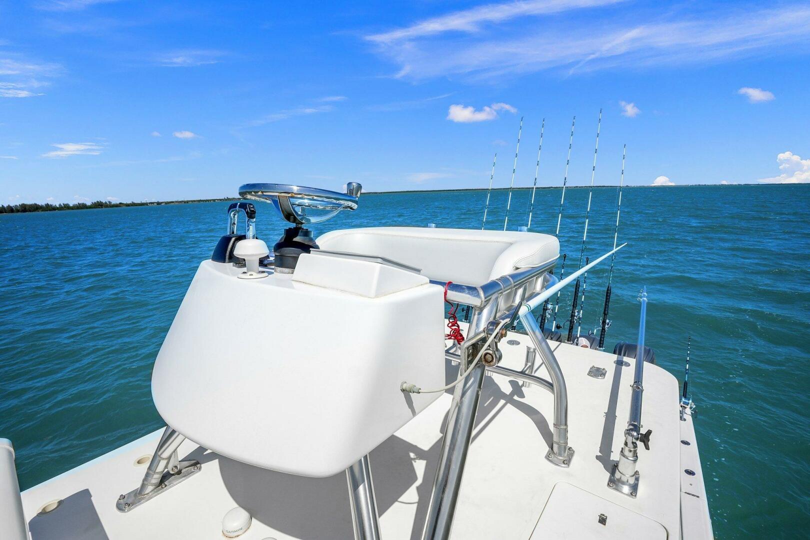 Slide: The Image of 2015 39 Invincible Center Console - Crows Nest Helm - 4389706