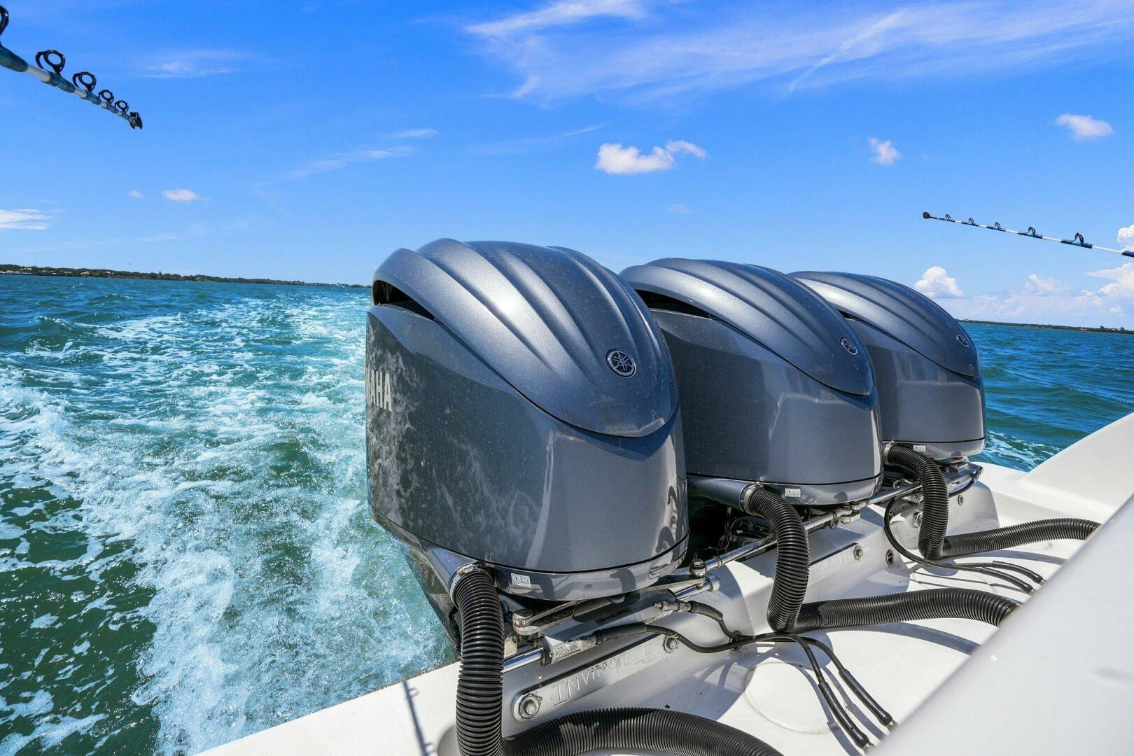 Slide: The Image of 2015 39 Invincible Center Console - Triple Yamaha F300 - 4389561