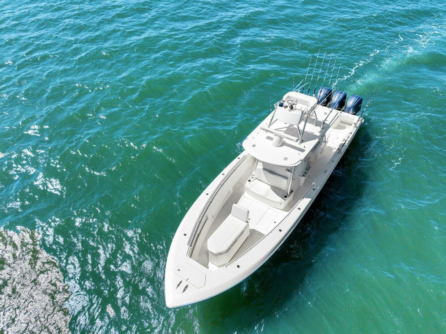 Slide: The Image of 2015 39 Invincible Center Console - Profile - 4389854