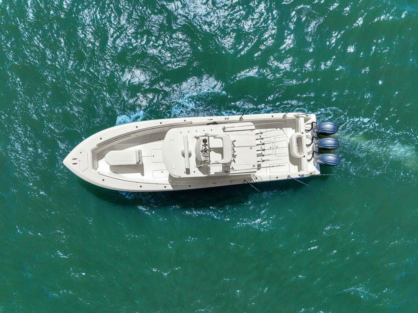 Slide: The Image of 2015 39 Invincible Center Console - Profile - 4389859
