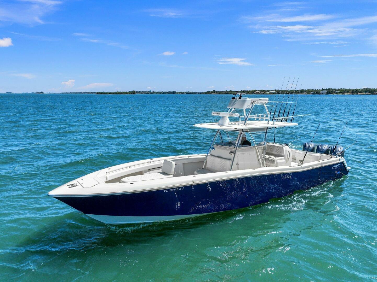 Slide: The Image of 2015 39 Invincible Center Console - Profile - 4389872