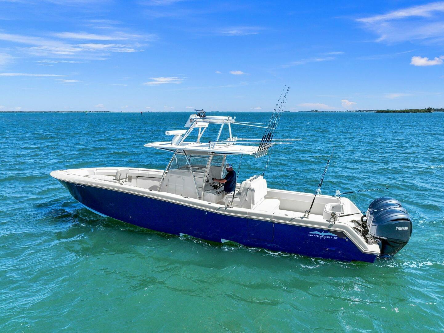 Slide: The Image of 2015 39 Invincible Center Console - Profile - 4389874