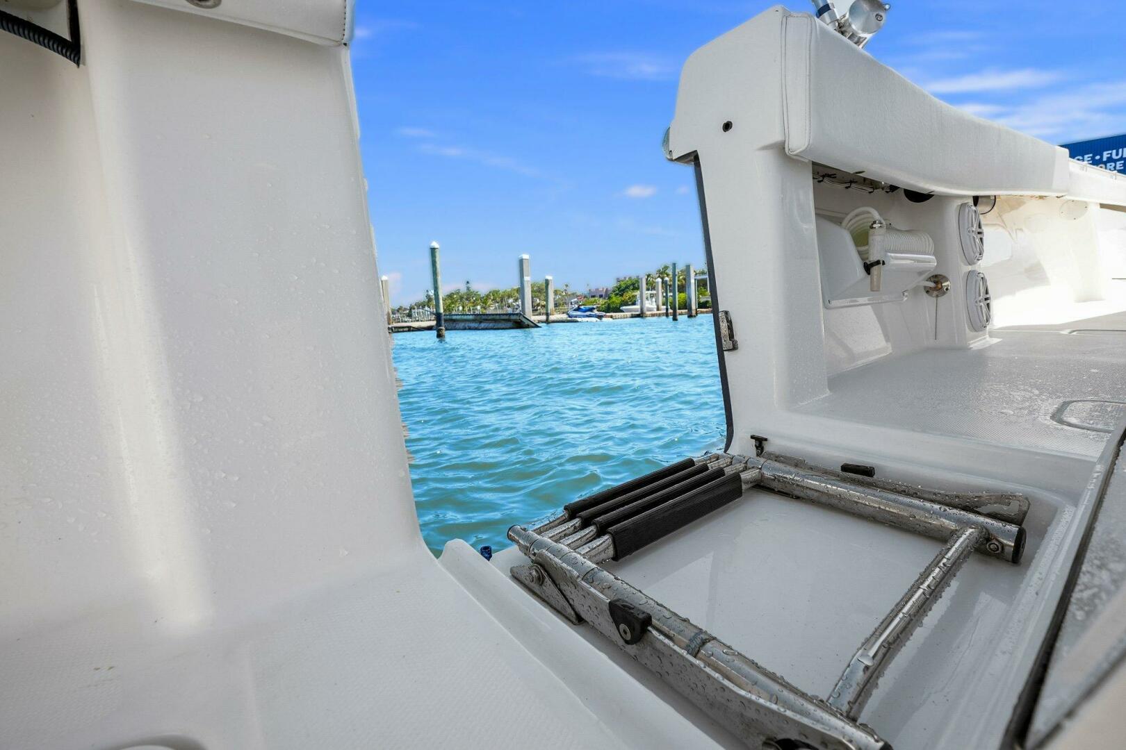 Slide: The Image of 2015 39 Invincible Center Console - Dive Door - 4389581