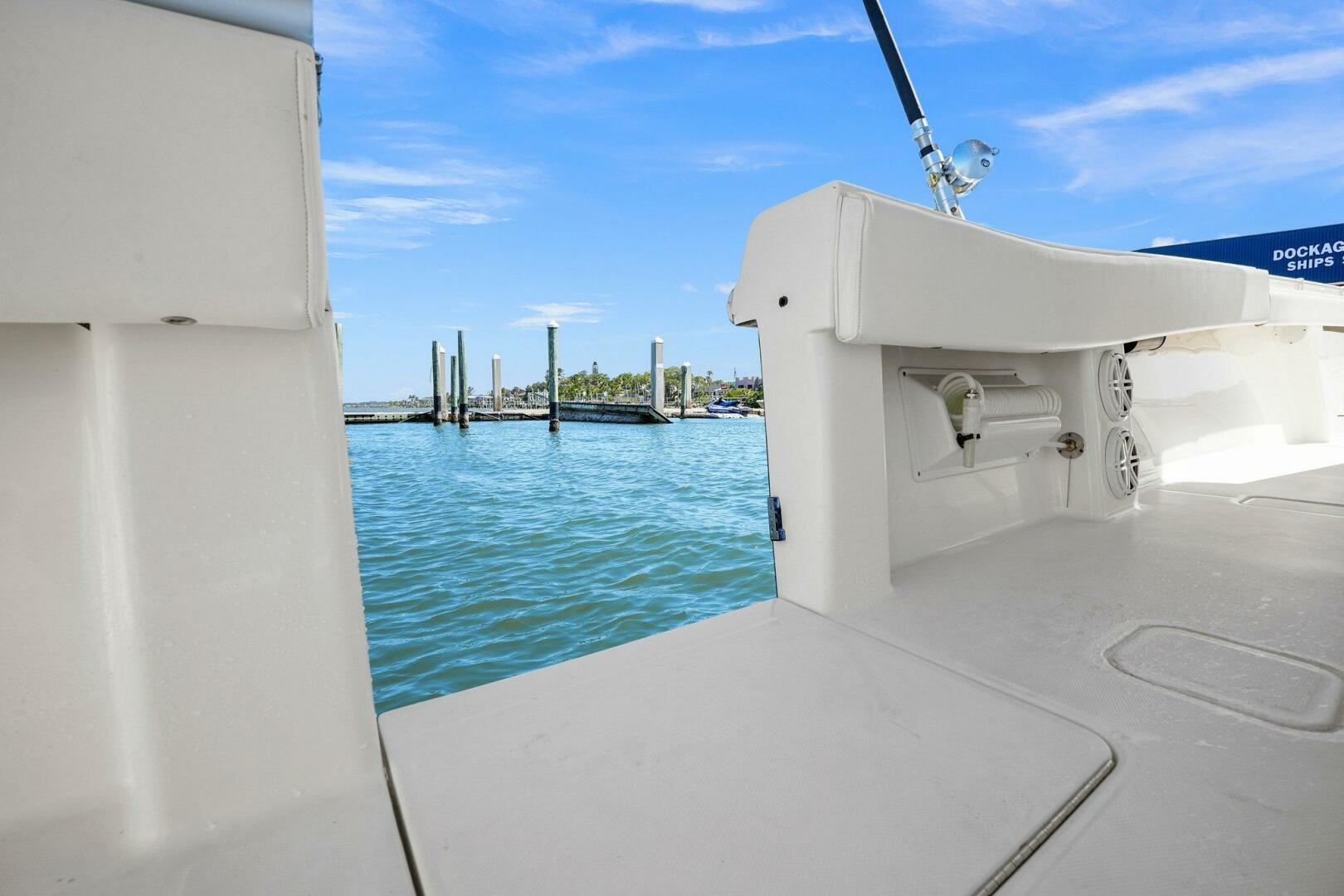 Slide: The Image of 2015 39 Invincible Center Console - Dive Door - 4389583