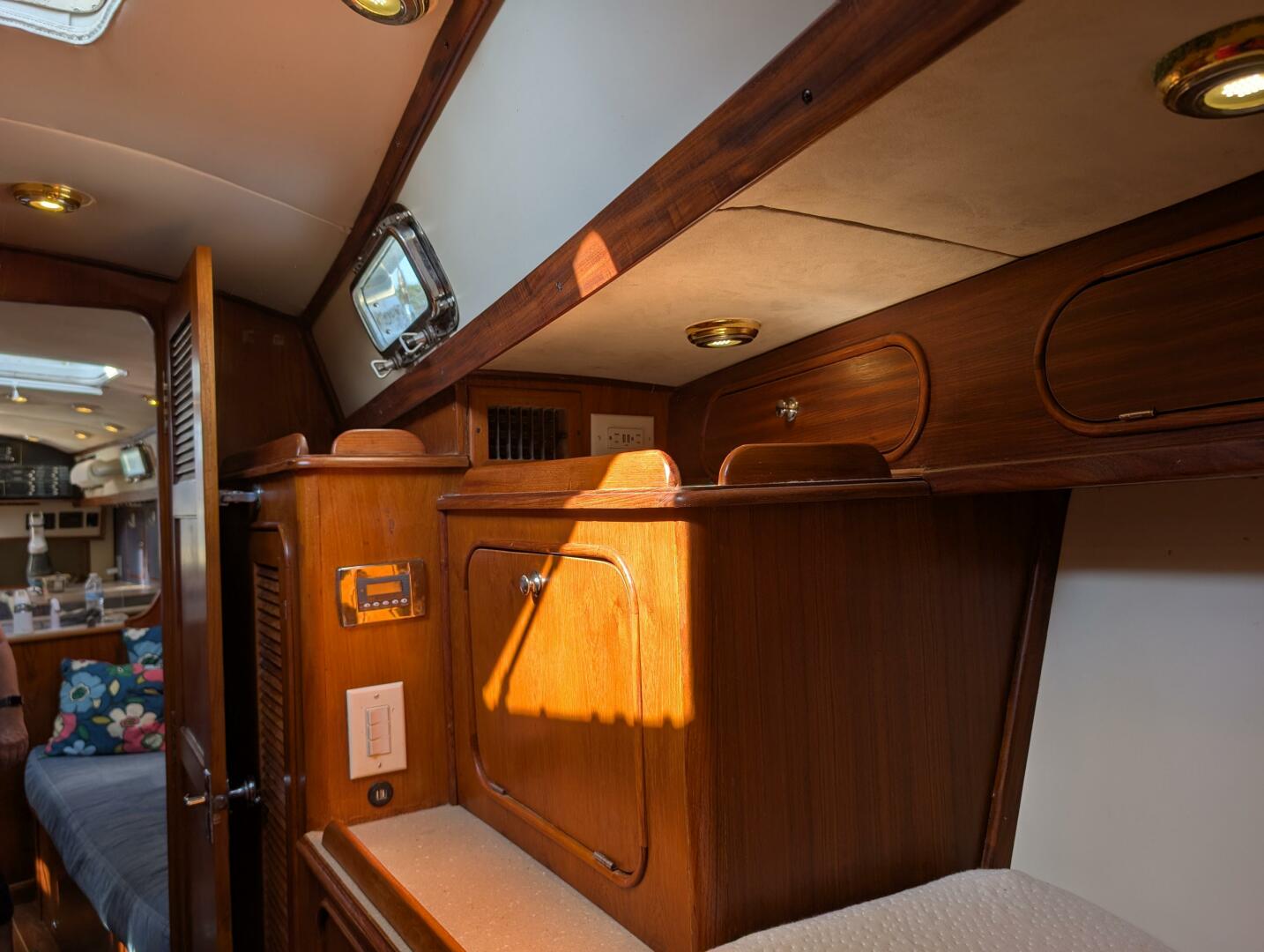 Slide: The Image of V22 - 5166964