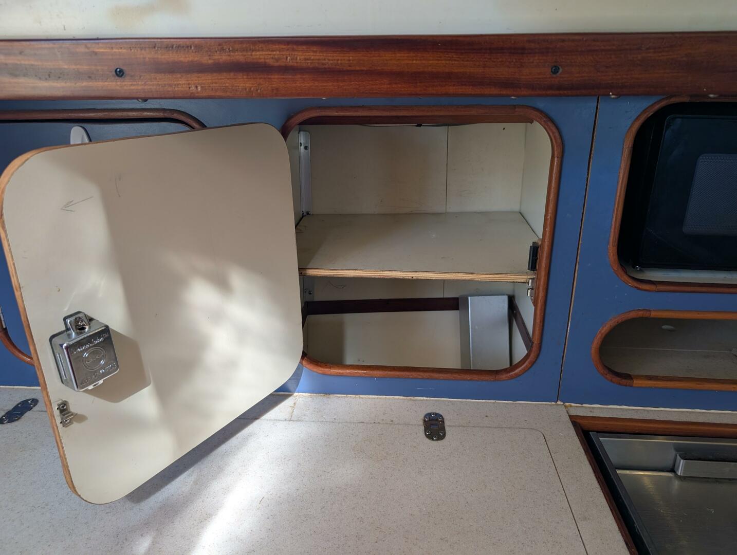 Slide: The Image of V44 - 5166989