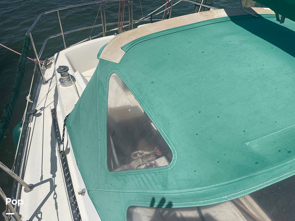Slide: The Image of Islander 32 1978 - 12917131