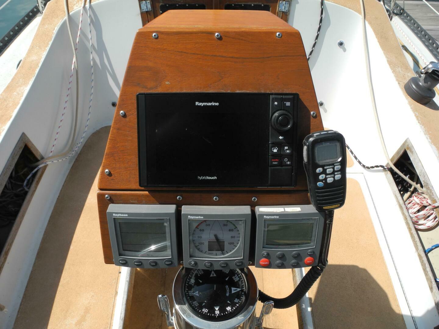 Slide: The Image of Islander 36 1975 - 4213798