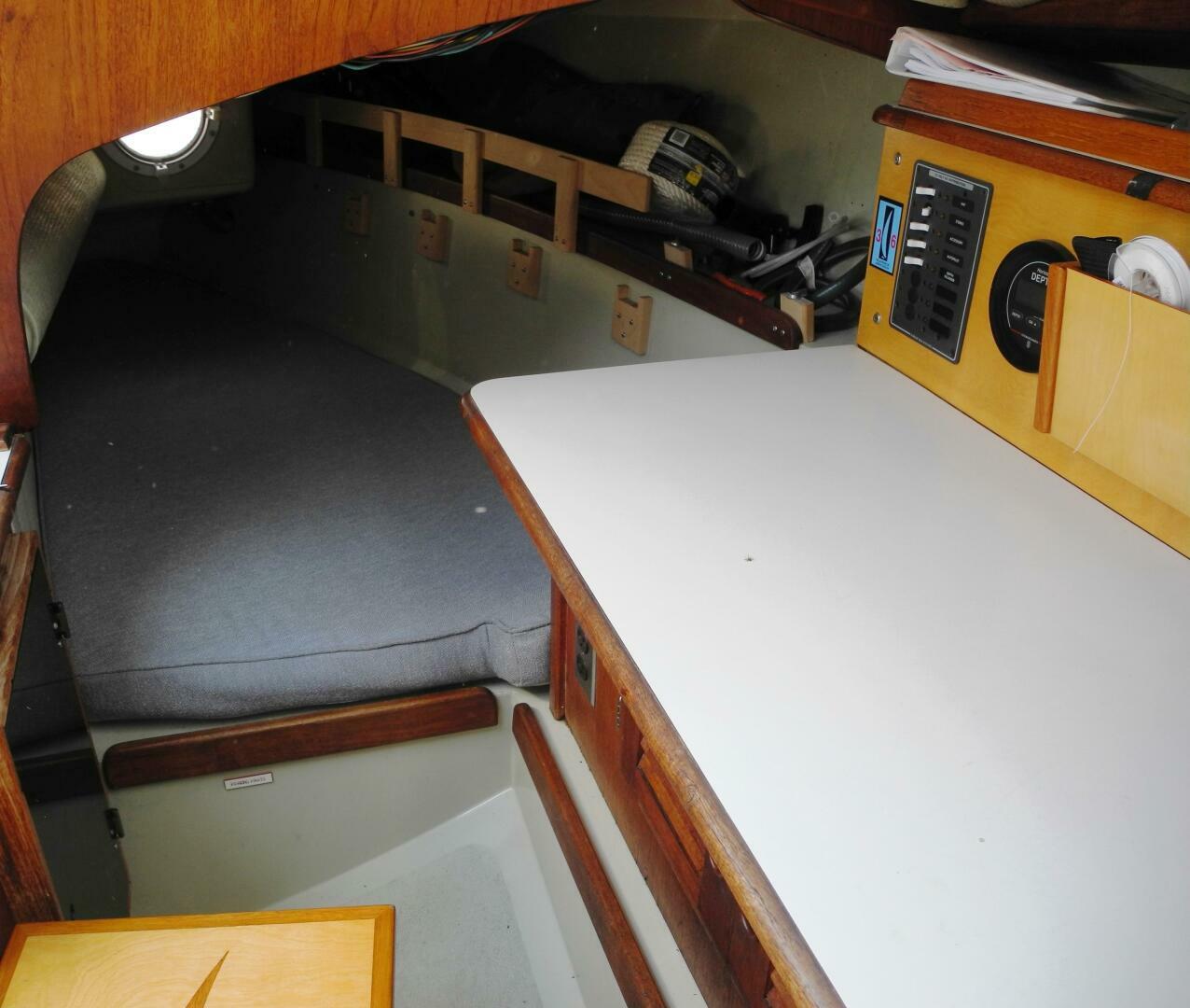 Slide: The Image of Islander 36 1975 - 4213800