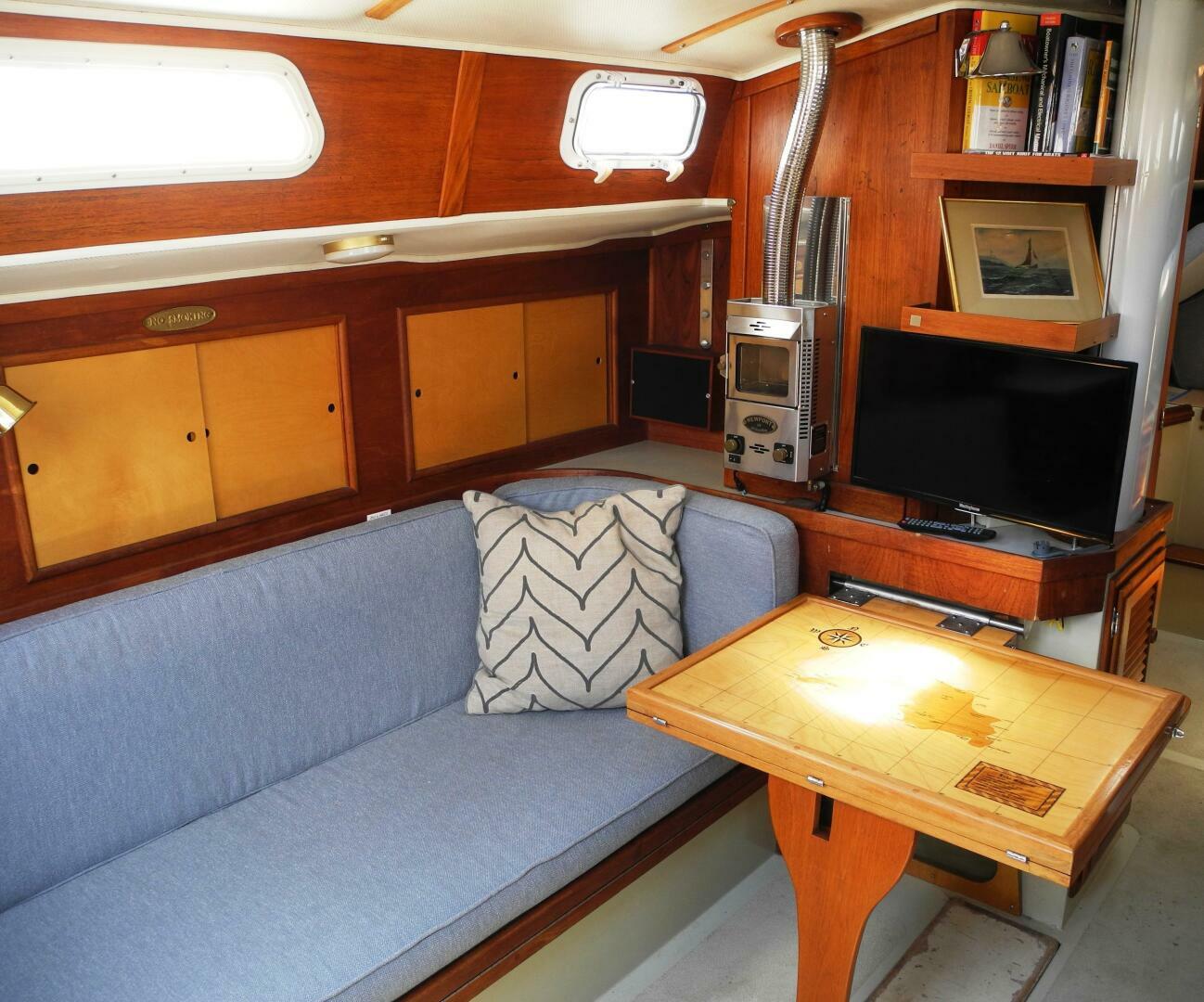 Slide: The Image of Islander 36 1975 - 4213802