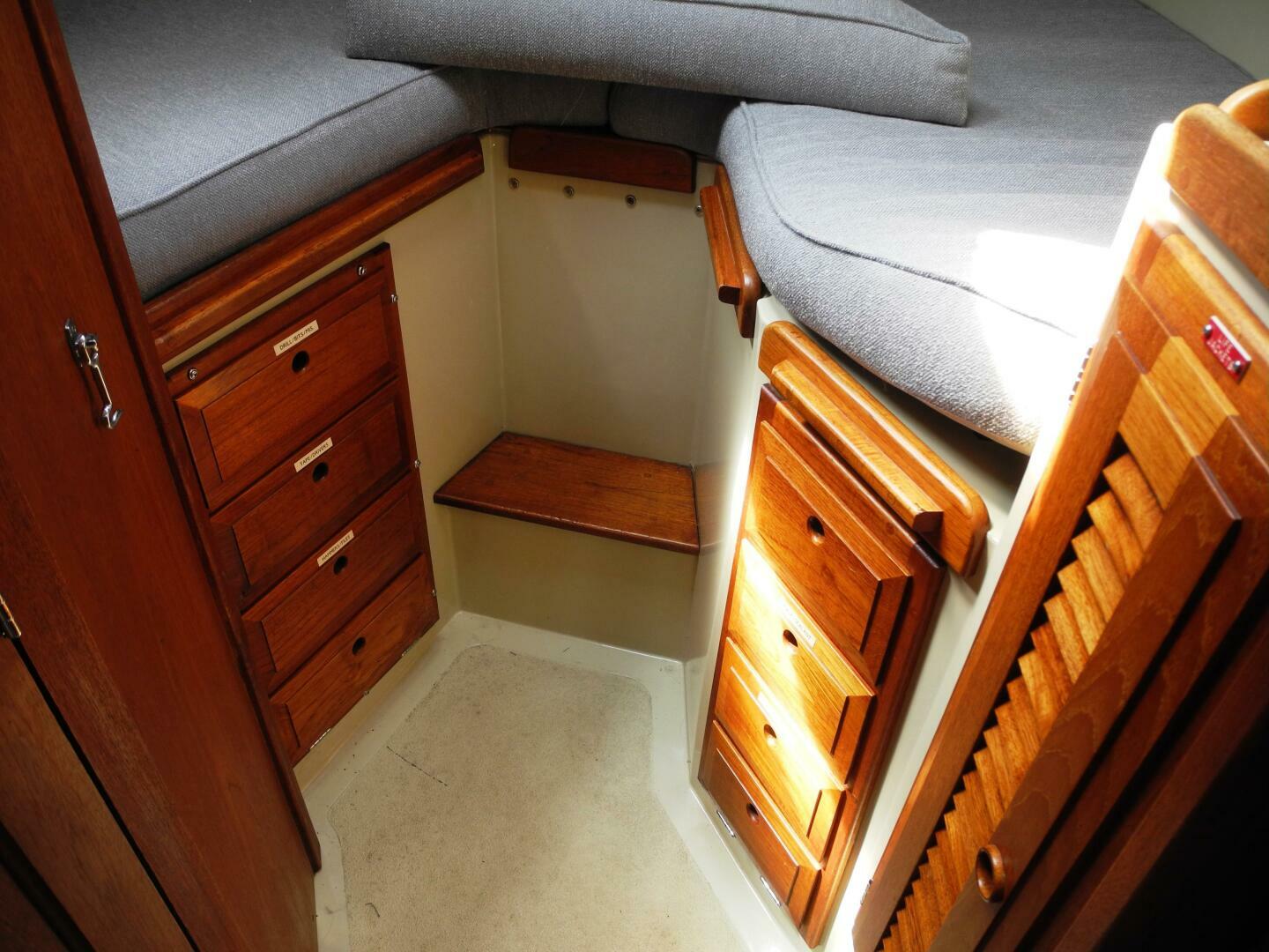 Slide: The Image of Islander 36 1975 - 4213807