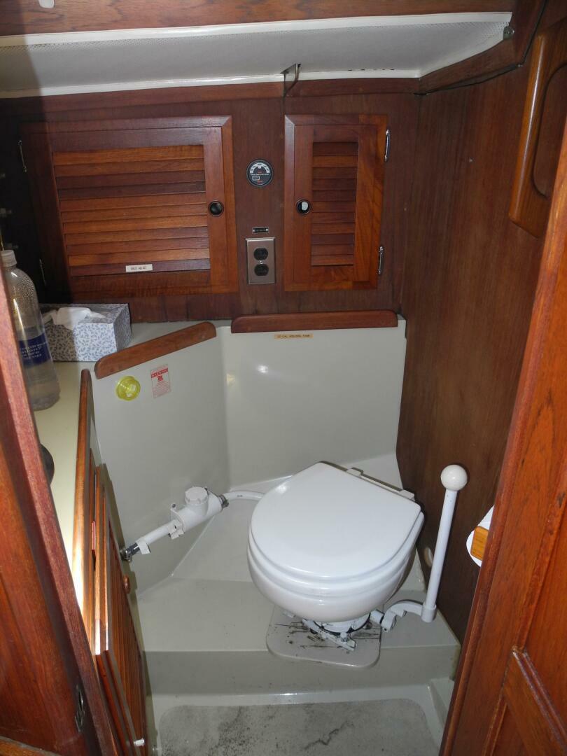 Slide: The Image of Islander 36 1975 - 4213814