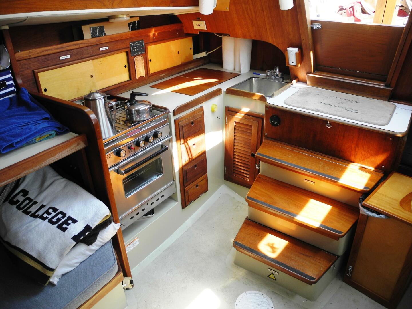 Slide: The Image of Islander 36 1975 - 4213818