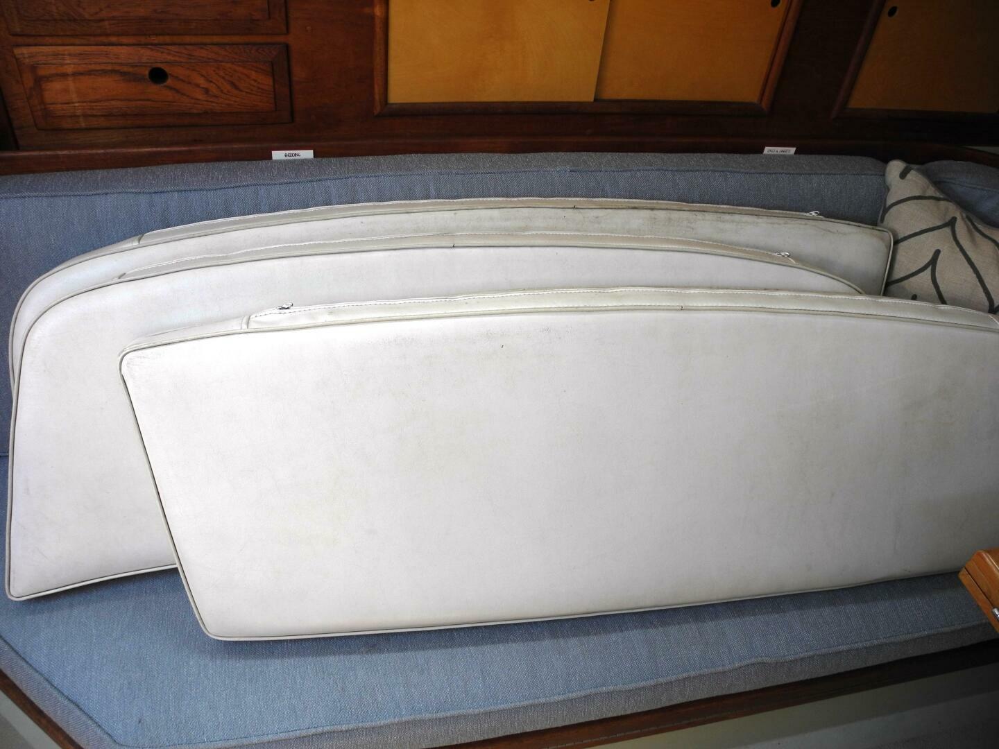 Slide: The Image of Islander 36 1975 - 4213820