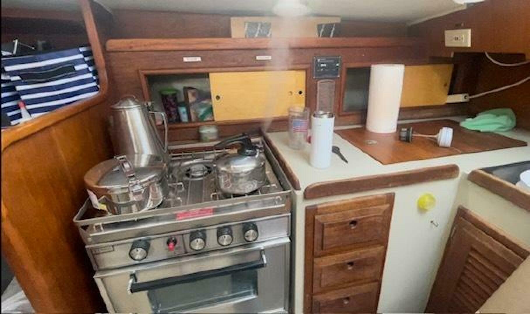 Slide: The Image of Islander 36 1975 - 4213838