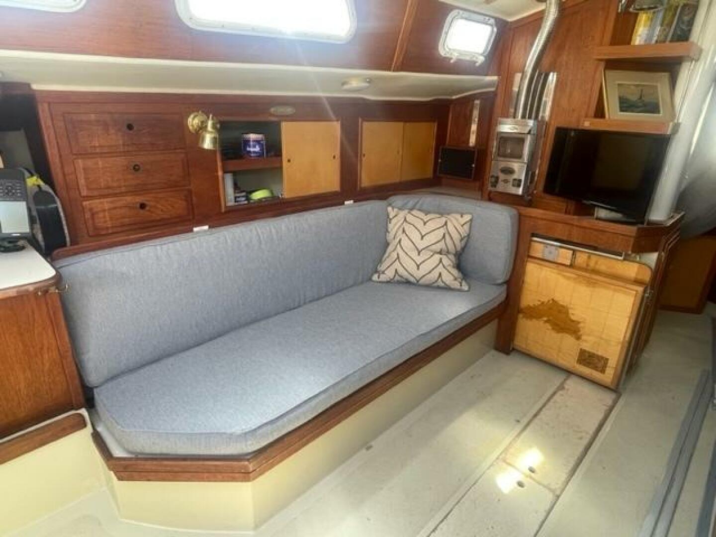 Slide: The Image of Islander 36 1975 - 4213844